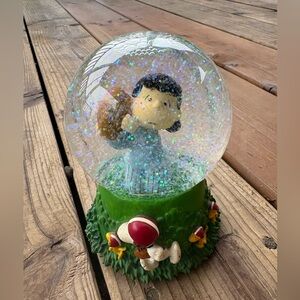 Peanuts Lucy "Football Hero" Ploy Trick Music Box Snow Globe "Aaugh!"